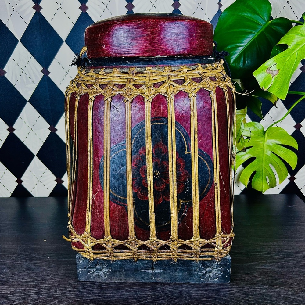 Large 18” Burmese‎ Lacquer Rice Basket, Lidded Bamboo Vessel Vintage Collectible